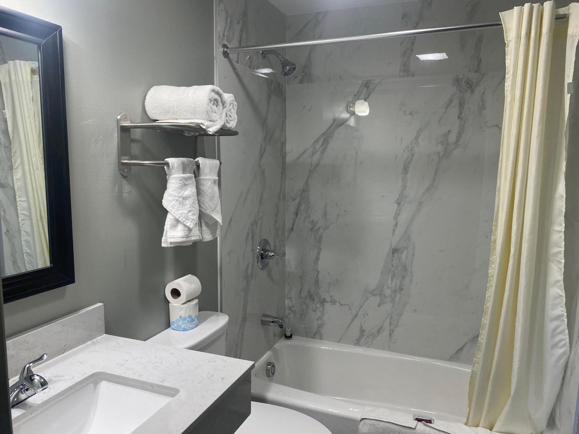 Wilkes-Barre Lodge Екстер'єр фото